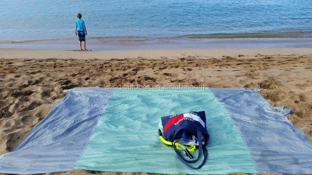 Woqi 2017 Amazon Best Selling Carries Ultralight 100% Waterproof Pocket blanket Beach Blanket / Camping Blanket/Camping Mat
