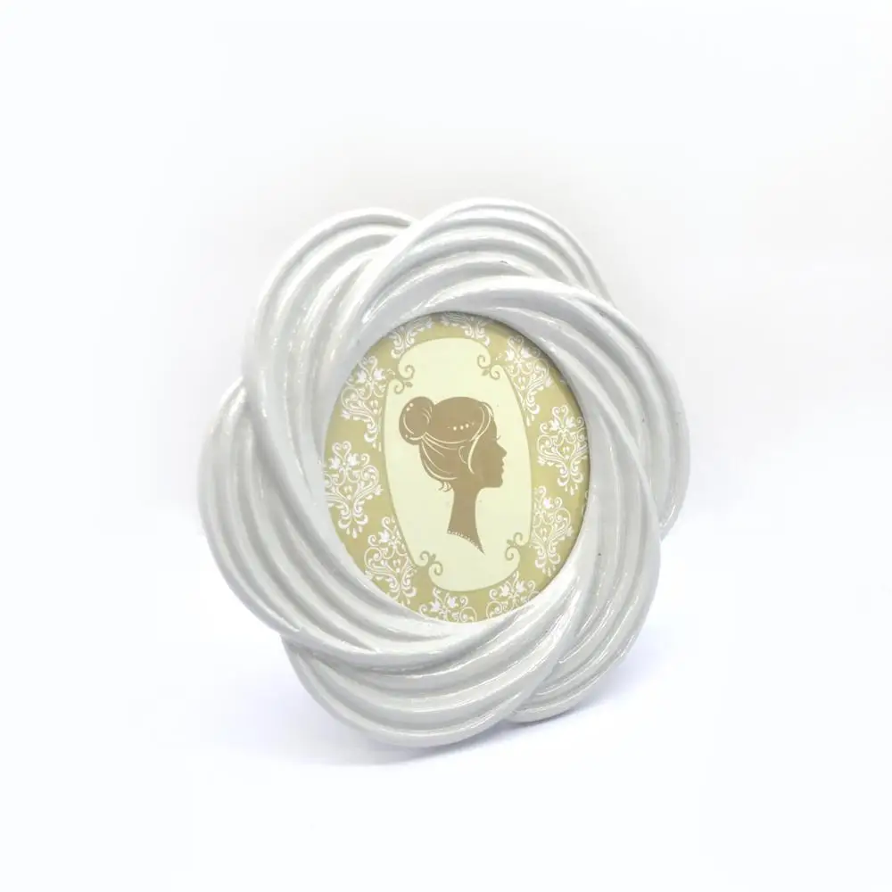 Wholesale artificial mini funny round flower shape  photo frame resin 4x4 glossy green cream