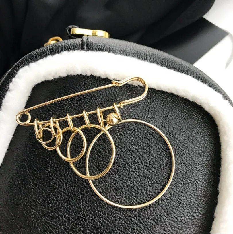 
Promotion custom gold plated alloy hoop vintage brooch 