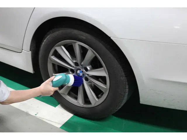 electric cordless rechargeable car waxing and cleaning appliances
