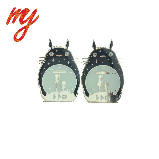 2023 Factory price custom Hallowmas Glowing badge pins