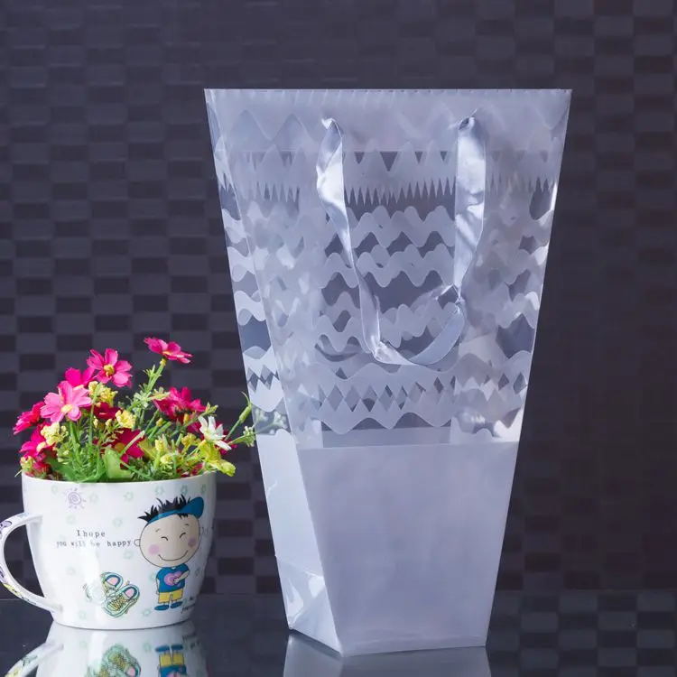 Clear Plastic PP flower carry bags with hanging for flower easy to carry on hand bag