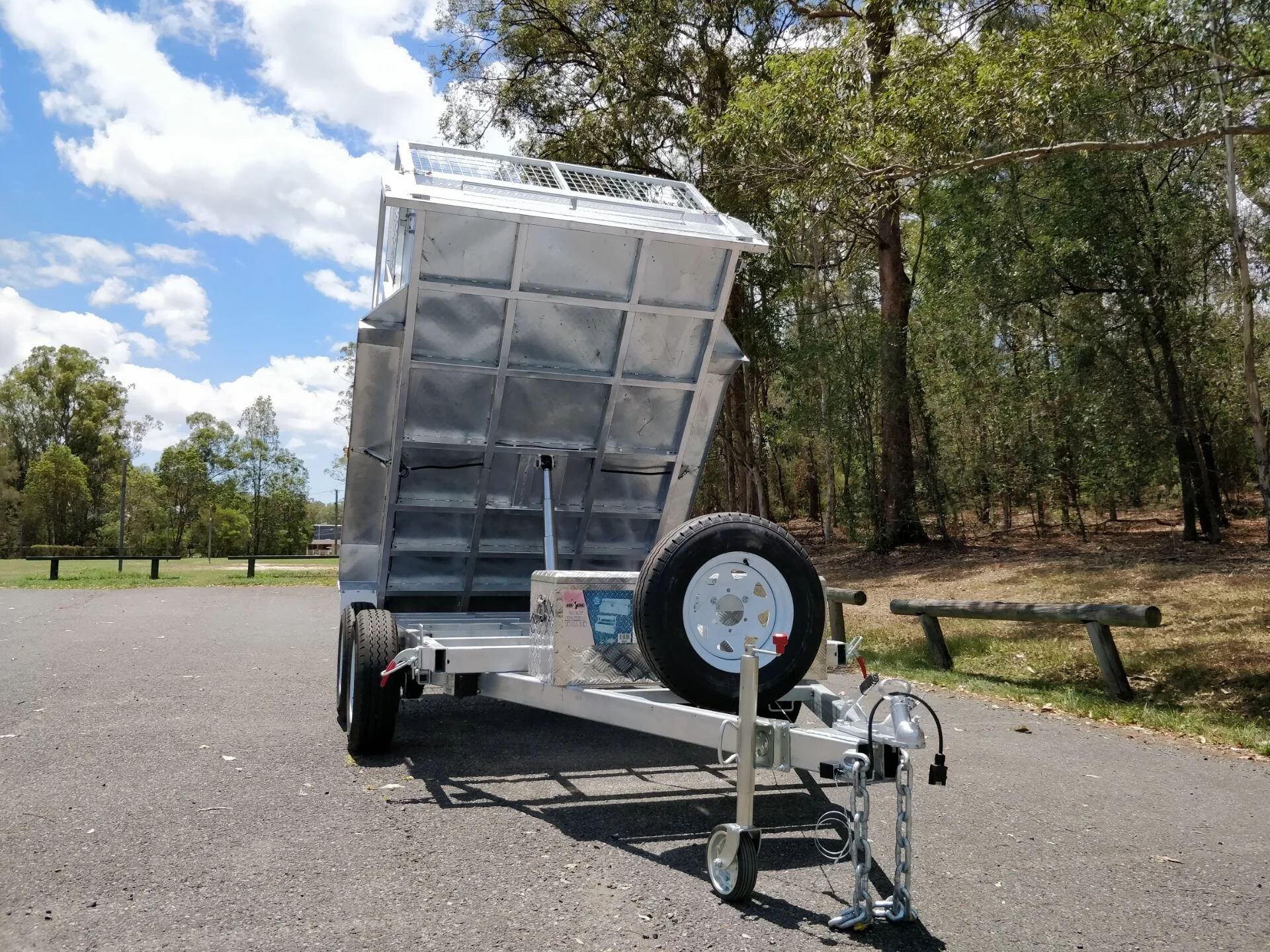 
Hot Dipped Galvanised 8x5 Hydraulic Tipper Trailer ATM 3500KG 
