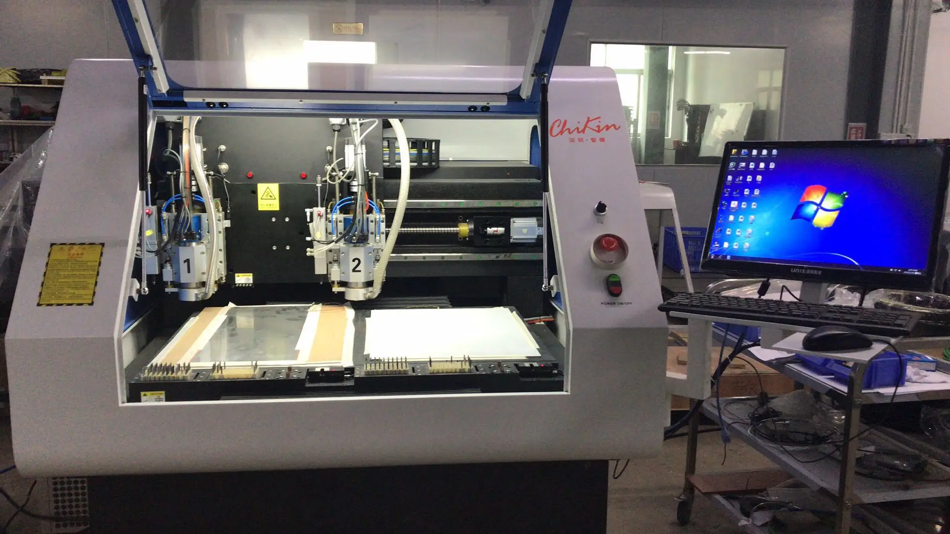 Китай Низкая Стоимость Высокое Качество 2 Оси Прототип Чпу Автоматический PCB Сверлильный Станок