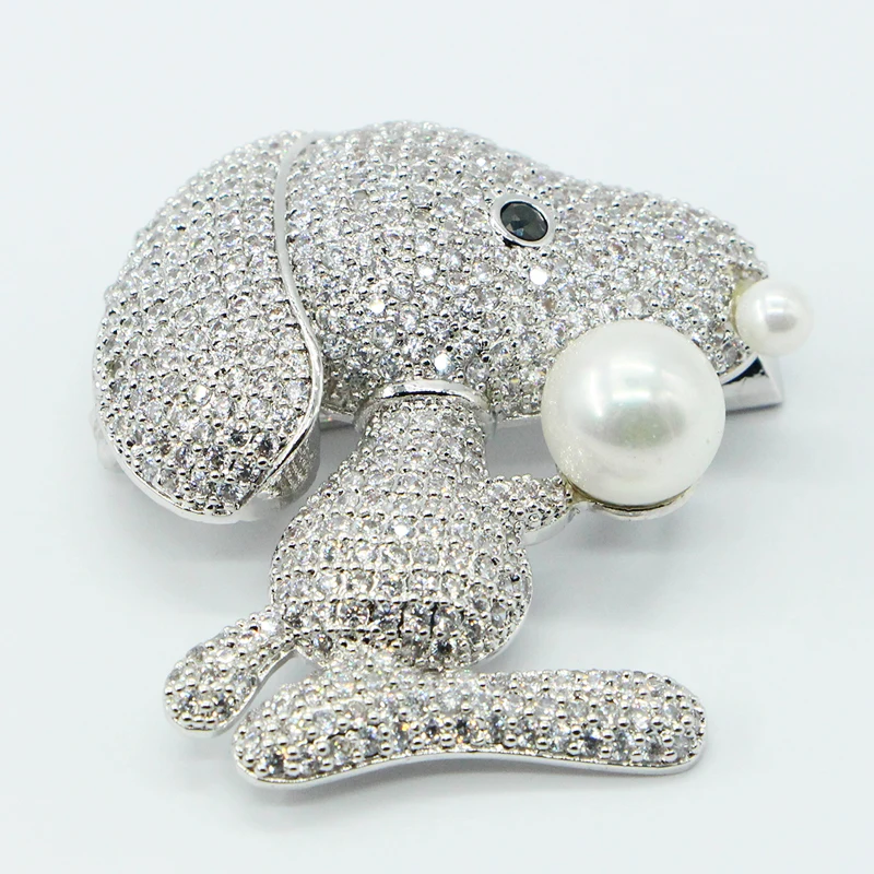 Cute Snoopy Brooch For Children Souvenir  With Zincon Silver  & Gold Color High Quality Material