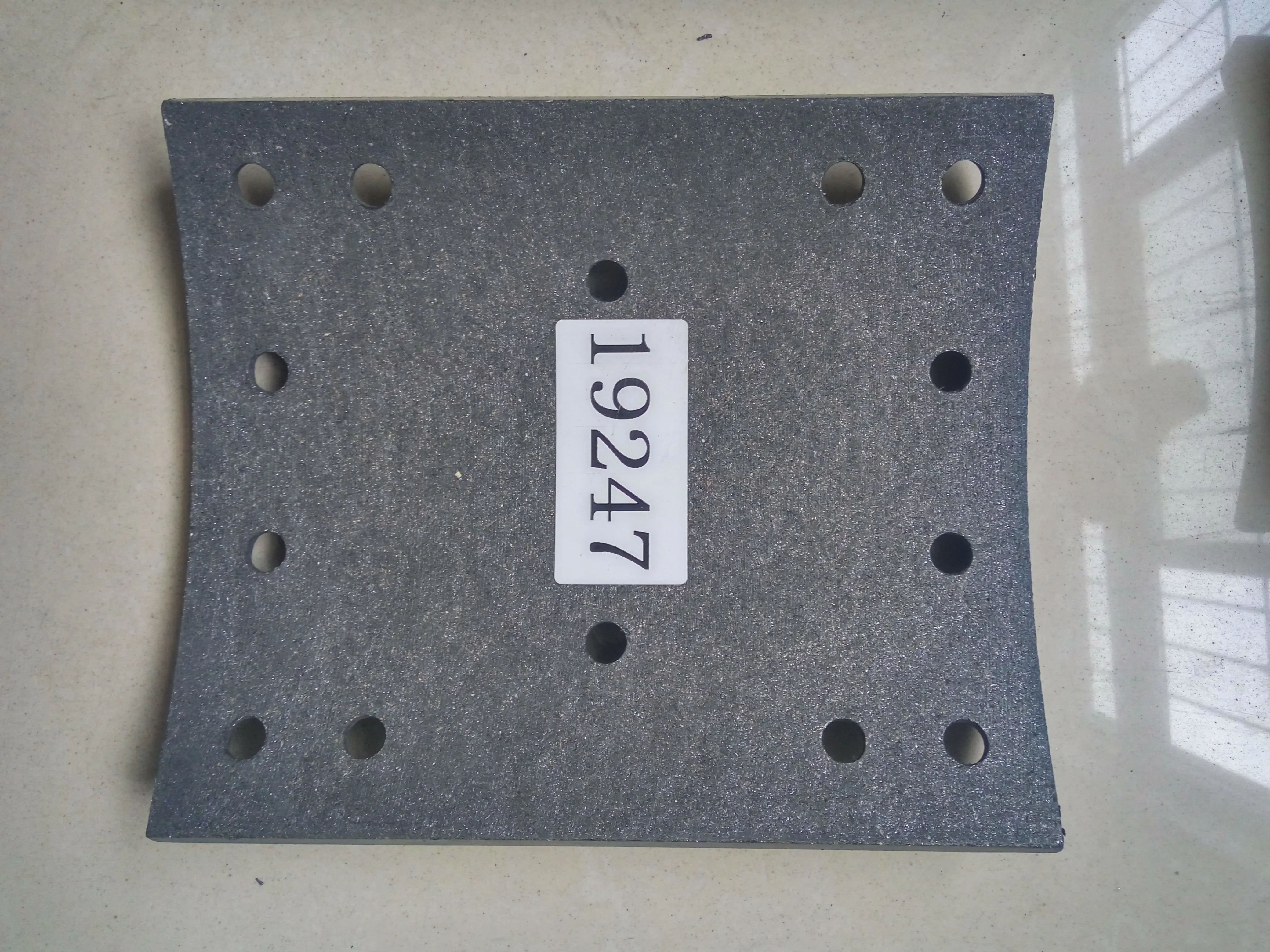 Тормозные накладки и тормозные колодки для грузовиков и прицепов