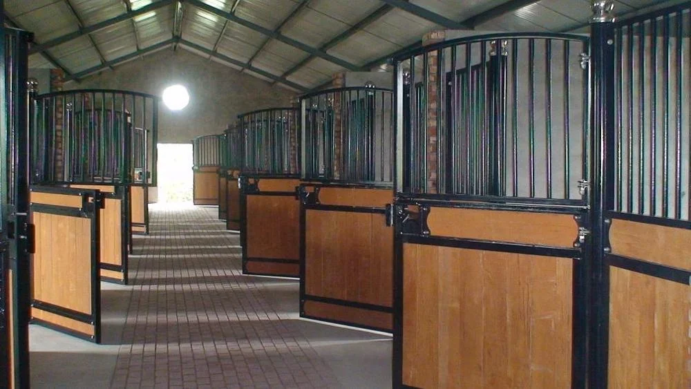 High Quality Hot Dip Galvanized Horse Stable with bamboo