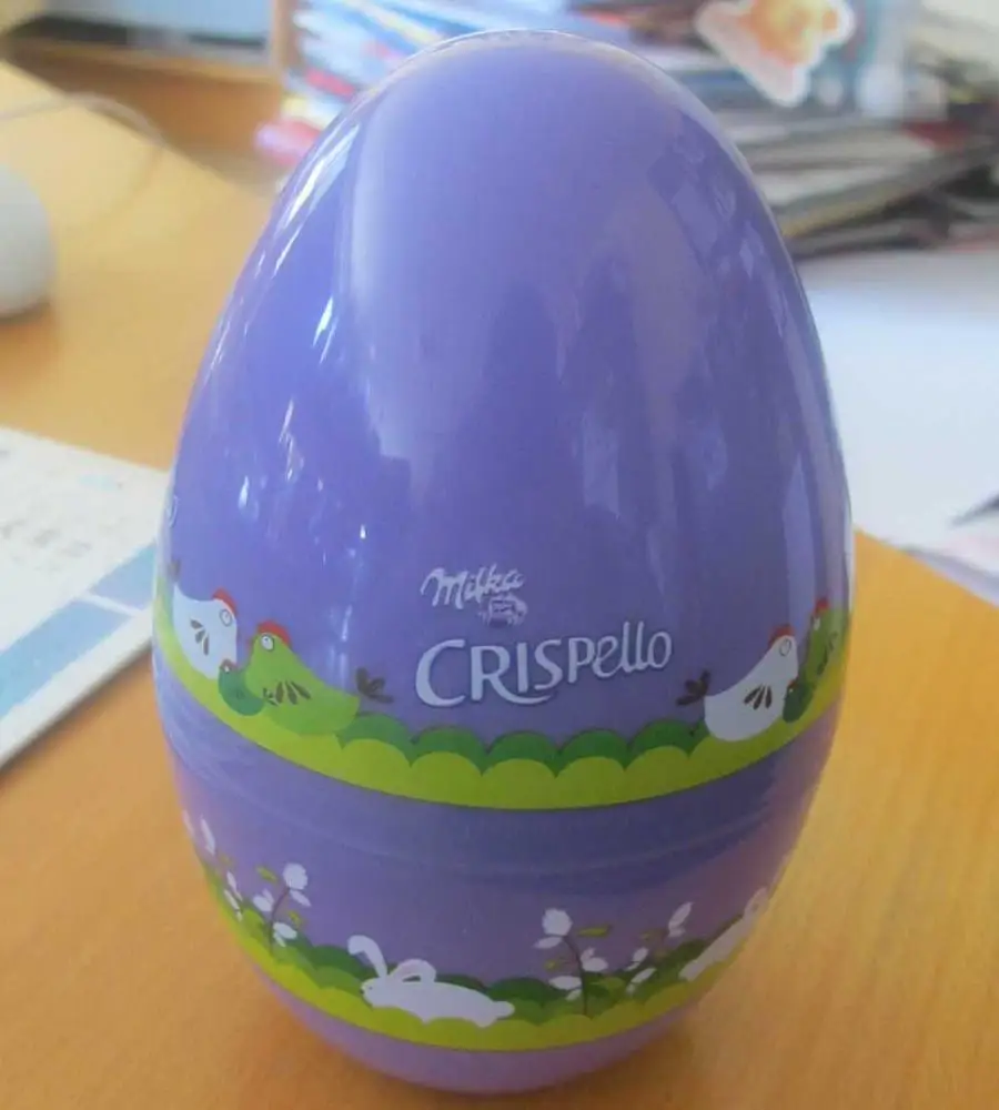 
plastic egg 