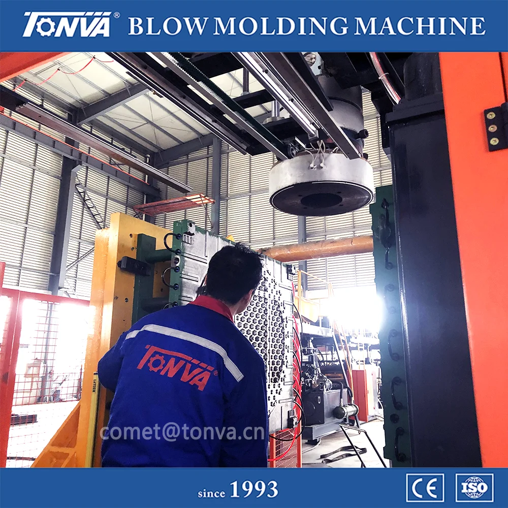 plastic table making machine/plastic furniture making machine/plastic folding table extrusion blow molding machine