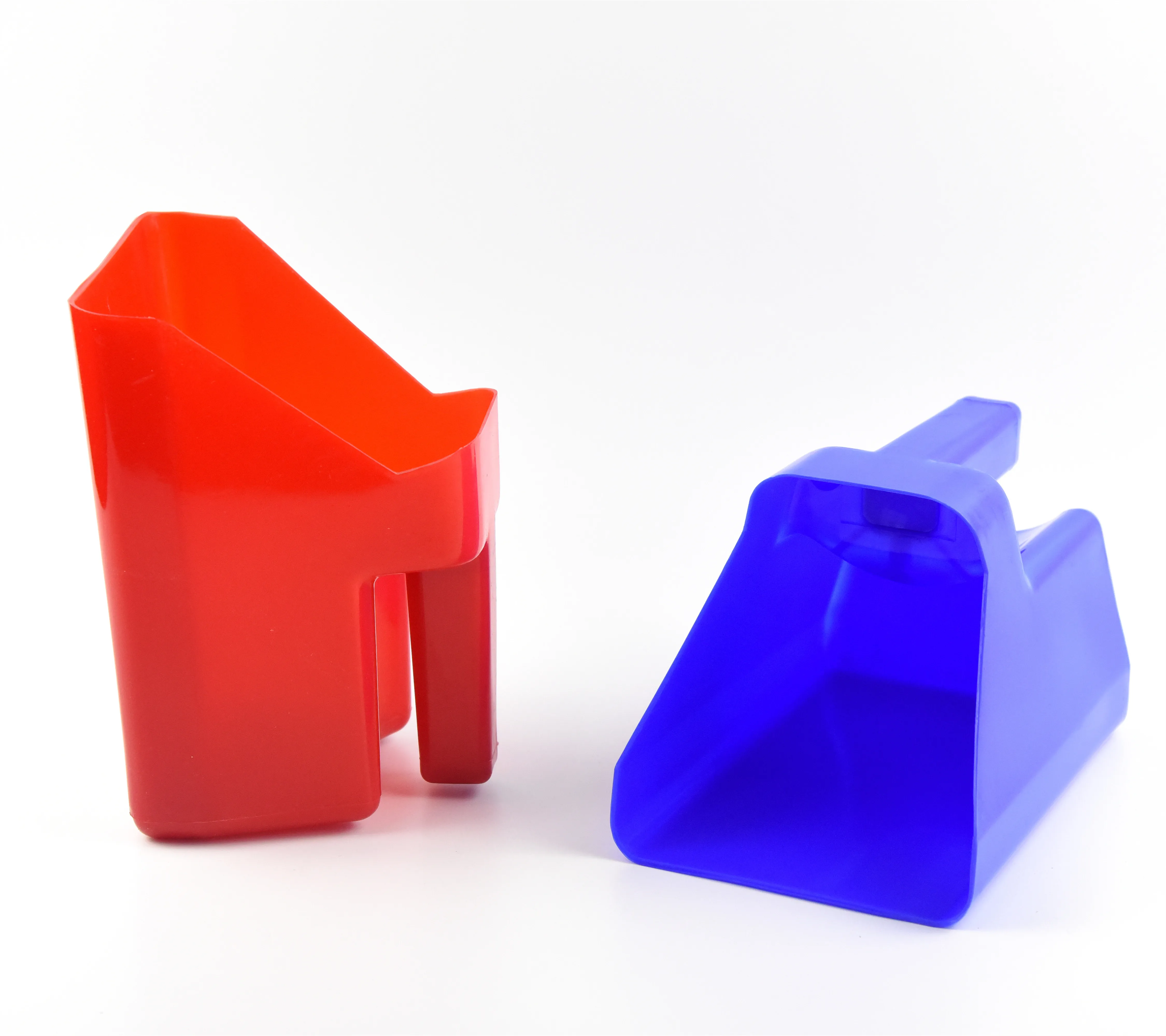 Colorful Plastic horse feed scoop