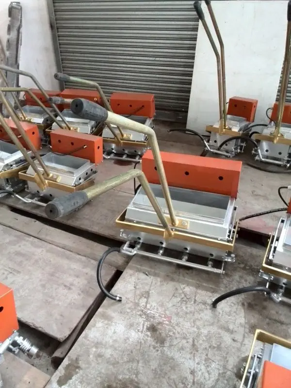 Automatic spray thermoplastic vibration Road Line Marking Machine