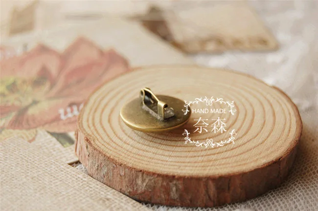 Nesson new heart decoration Hayao Miyazaki Totoro Time Gemstone Retro Brooch Pins Spot Wholesale xz13