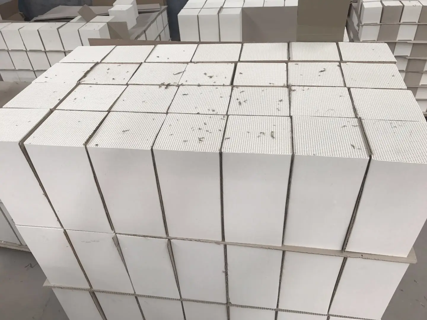 150*150*300 mm Professional supplier tower packing honeycomb ceramic RTO RCO customized