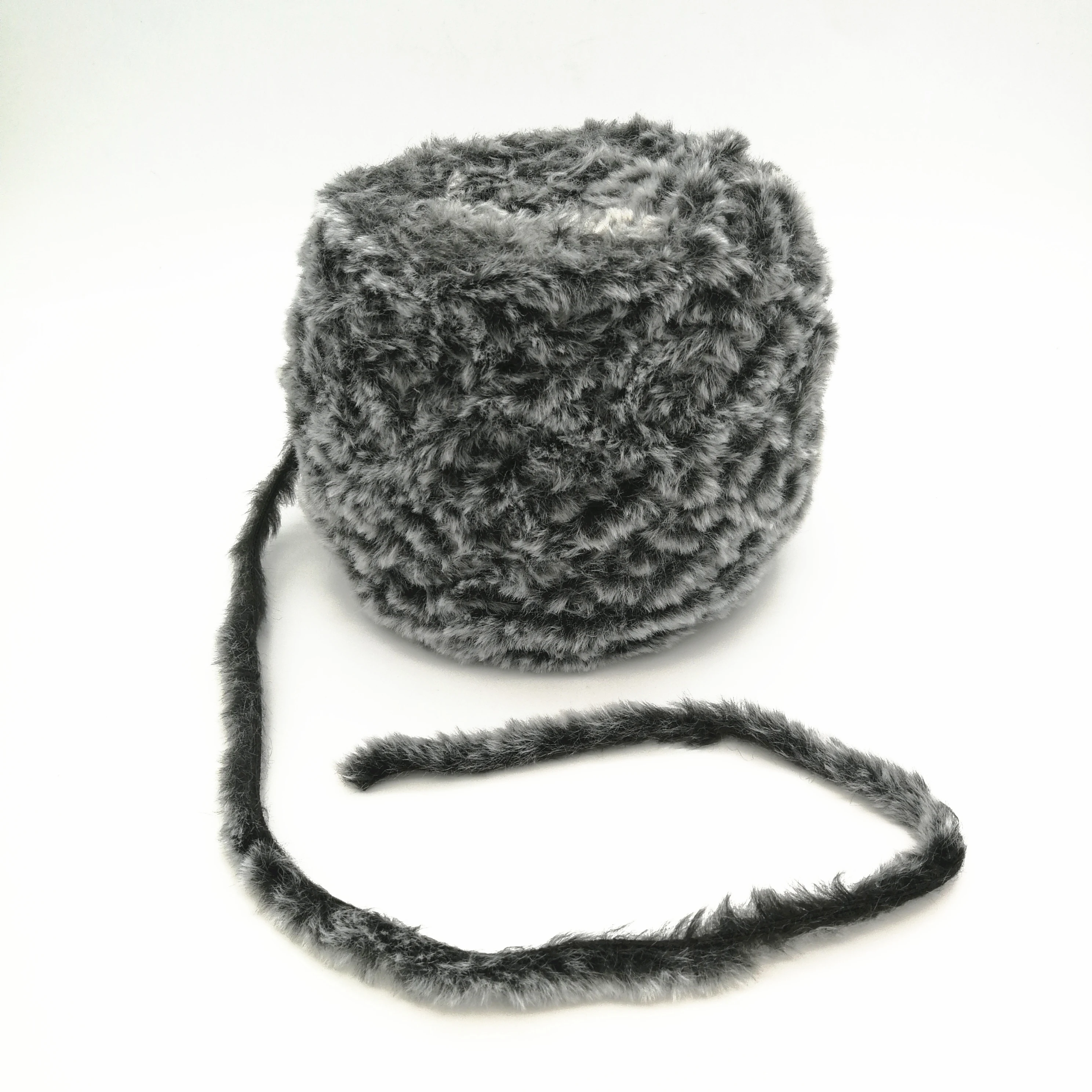 100% polyester yarn hand make hand knitting fur yarn fancy yarn for blanket scarf hat