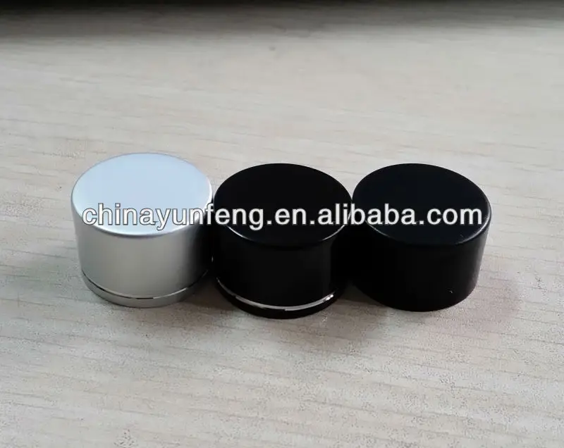 Алюминиевая крышка для бутылки с резьбой 23 мм