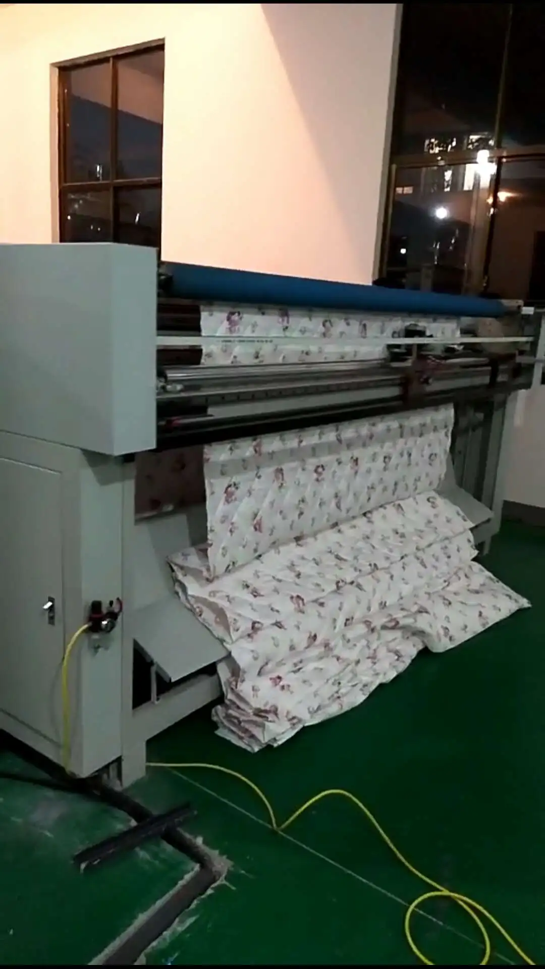 Ultrasonic quilting machine for dots line