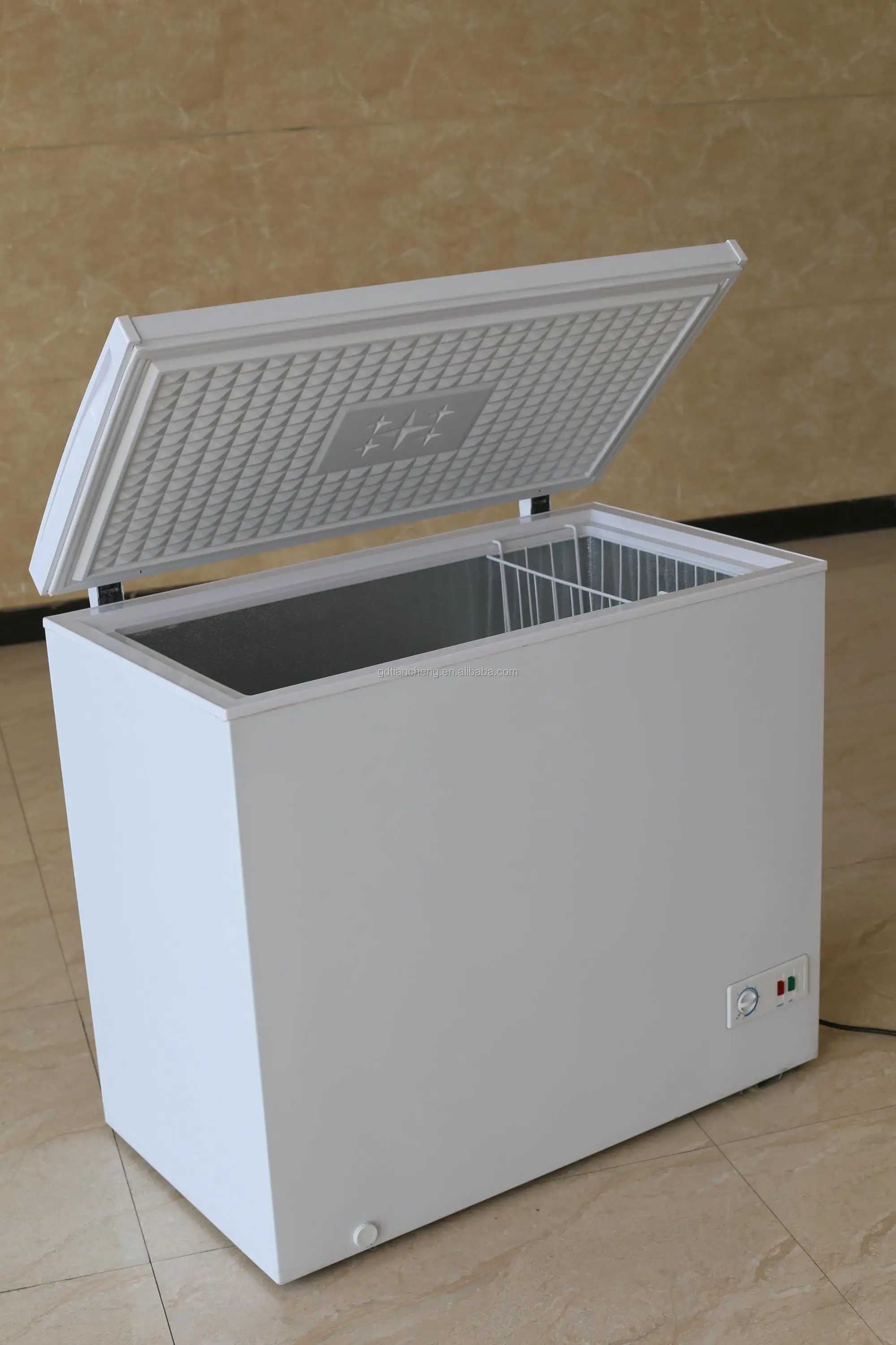 A+/A++ energy saving 200L chest freezer