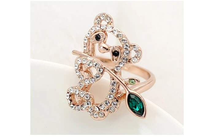 
2016 new lovely emerald panda and bamboo leaf shape finger ring white and green gemstone gold piston ring 