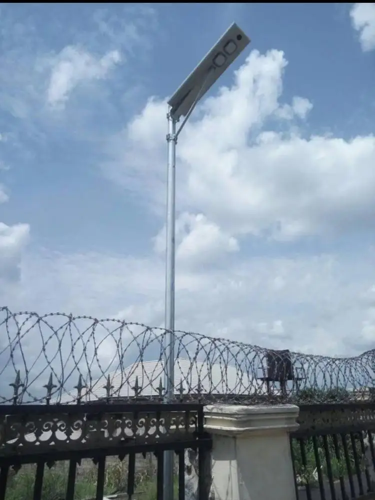 high brightness 30W 50w 60w 80w solar street light galvanized steel lamp post street lighting pole with arms