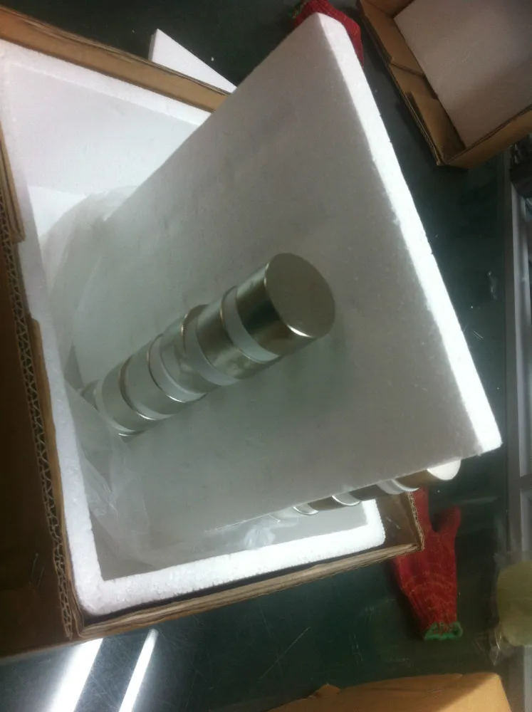 Продам мощный неодимовый магнит Ndfeb N35 N42, сцепление ~110кг.