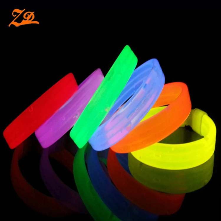 Glow in The Dark Custom Logo Glow Stick Wristband Bracelet Cheapest Gifts Glow Stick For Concert And Party