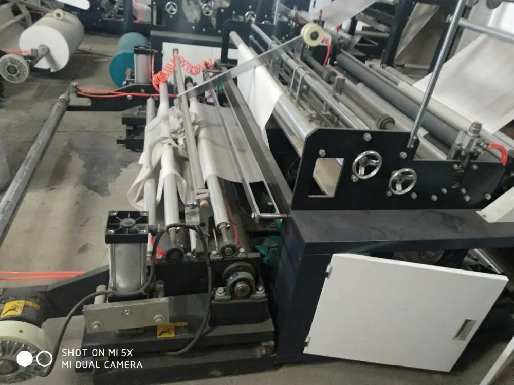 Automatic Non Woven D-cut and T-shirt bag making machine