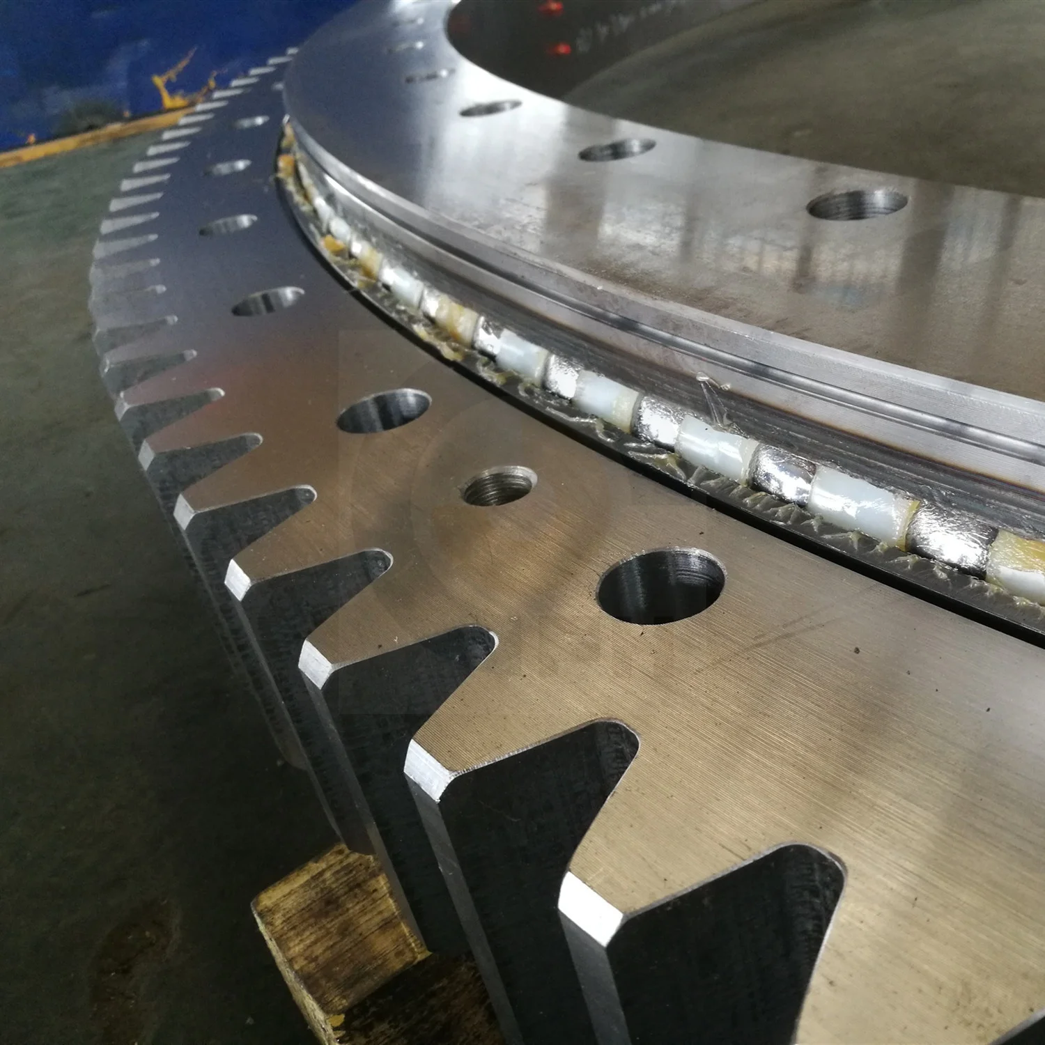 300-800mm External gear slewing ring bearing for Ladle turret