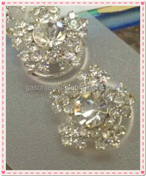 Зажим для волос из серебристого металла