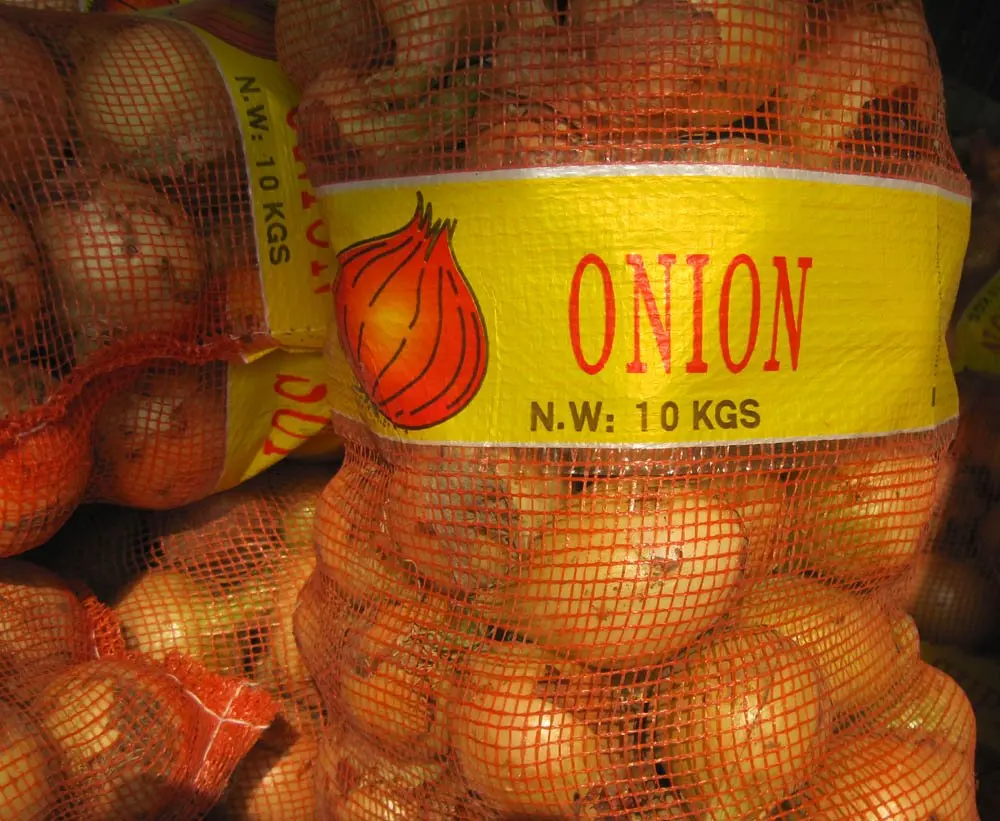 
Fresh yellow onion 
