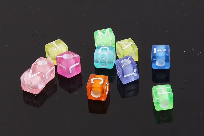 In Stock Supply high quality 4*7mm 6*6mm 7*7mm flat round cubic shapeacrylic letter beads alphabet beads