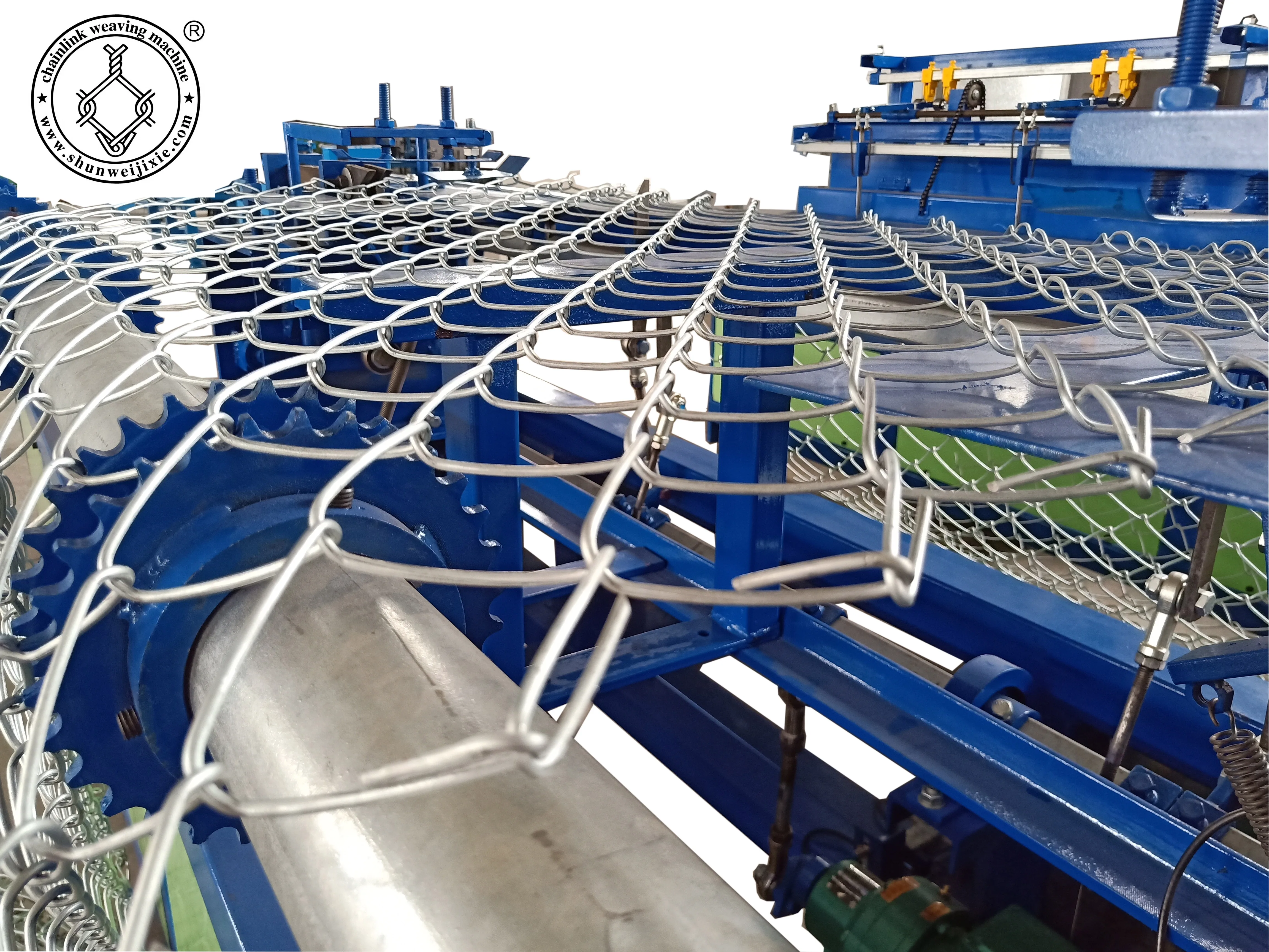 
hot sale chain link fence machine China 