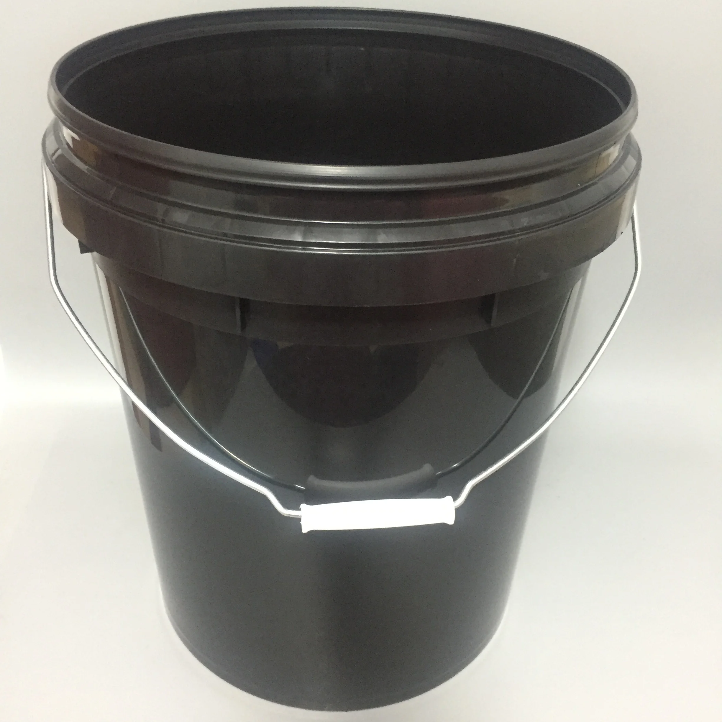 5 gallon 20L plastic PP  bucket pail lubricant with lid and metal plastic handle