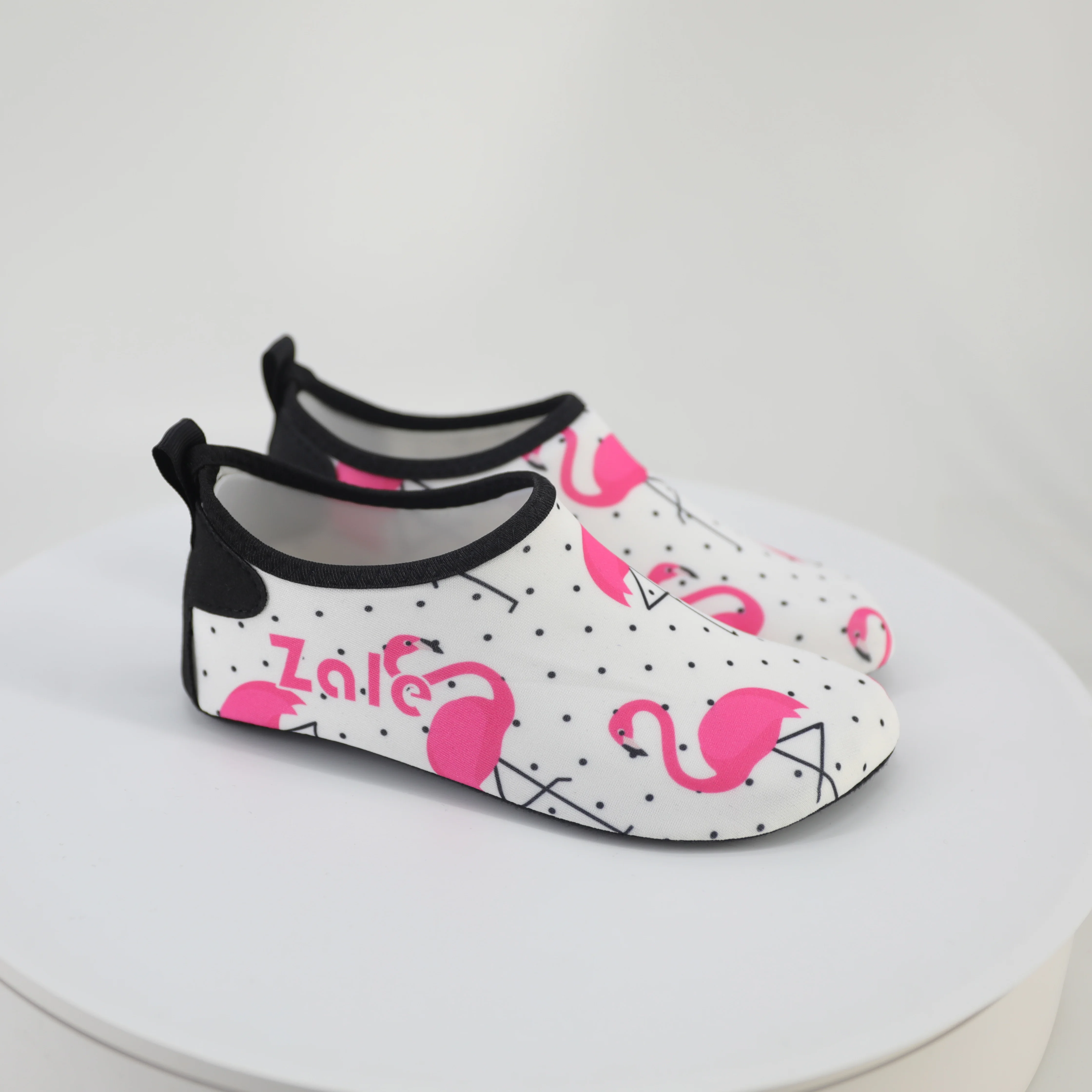 Zale 2019 No Slip Customized Women Swimming shoes Diving Heated Yoga Beach Best Scuba Aqua Water shoes