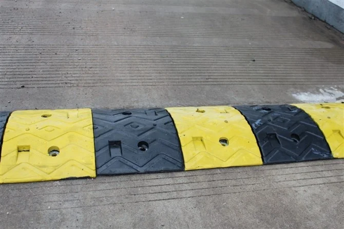2025 hot sale rubber speed bumps for sale 350*500*50 mm bump stop rubber Zhejiang manufacture bump stop
