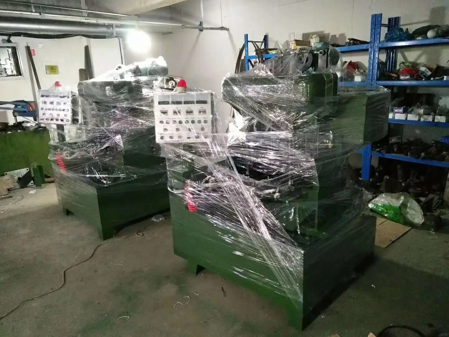 Fully automatic drilling and tapping machine Thread processing equipment Nut automatic tapping machine