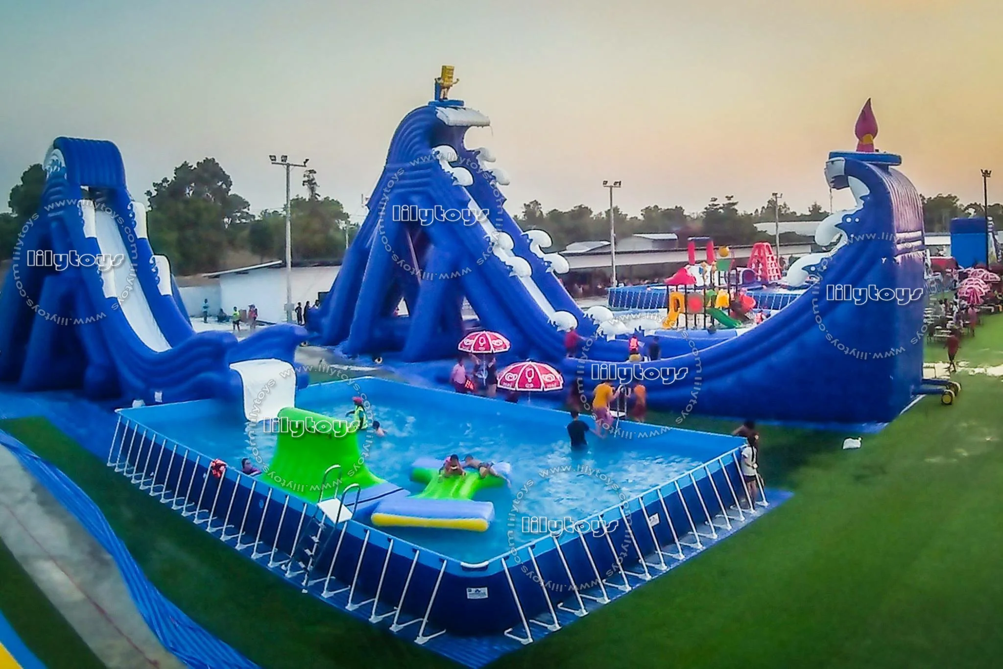 Прочный водный каркас из ПВХ плавательный бассейн с металлической рамой большой водной горкой