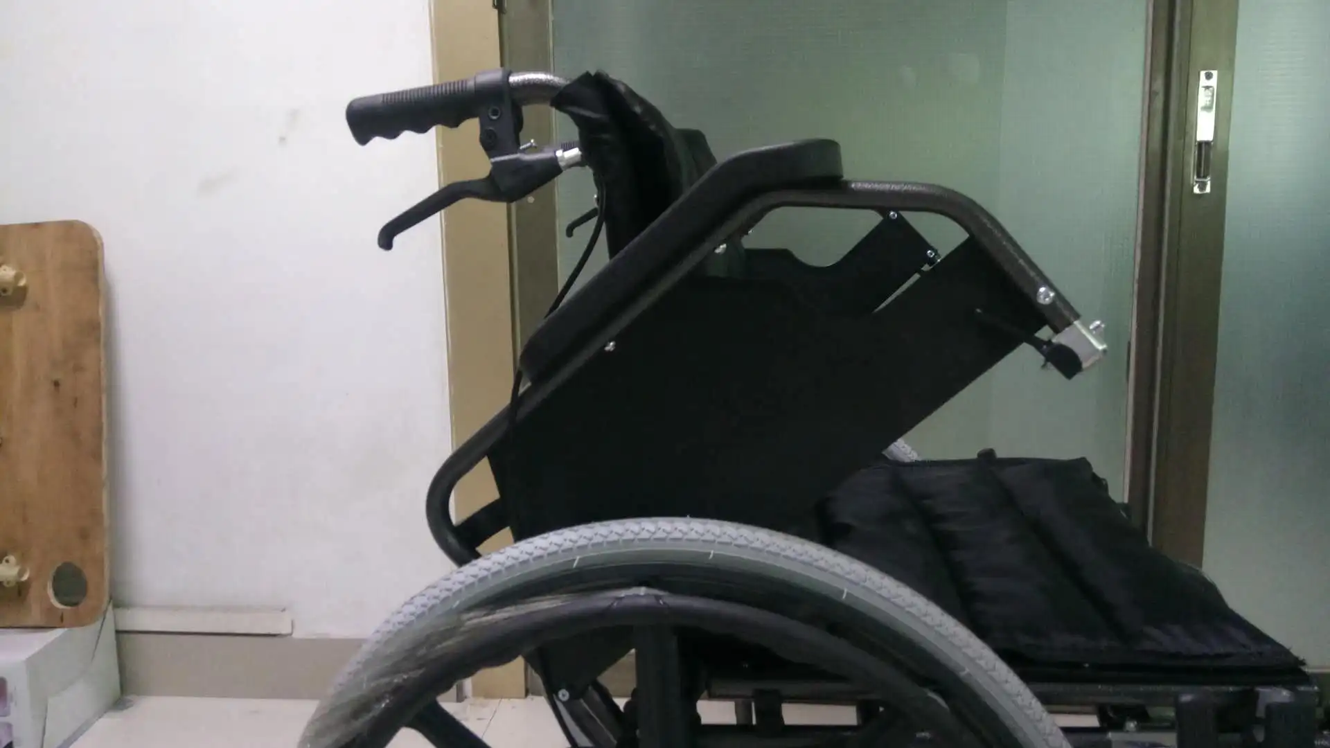 New extra wide wheelchair and thick seat pad manual wheelchair