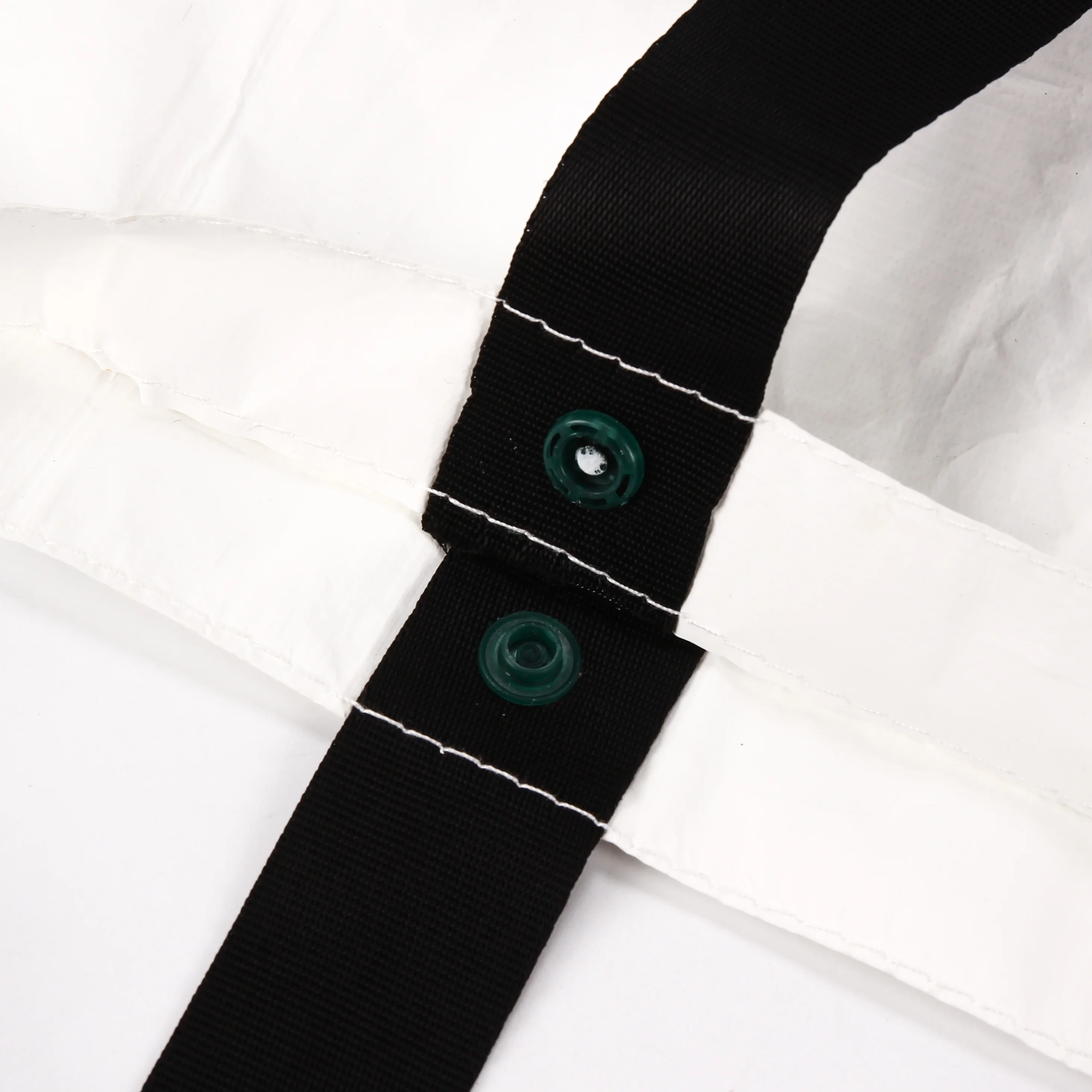 2019 Hot sales pu coated folding tyvek zipper bag