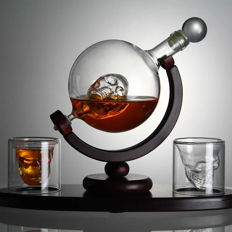 Skull Shape Borosilicate Glass Crystal Magic Whiskey Decanter Set with 2 Cups