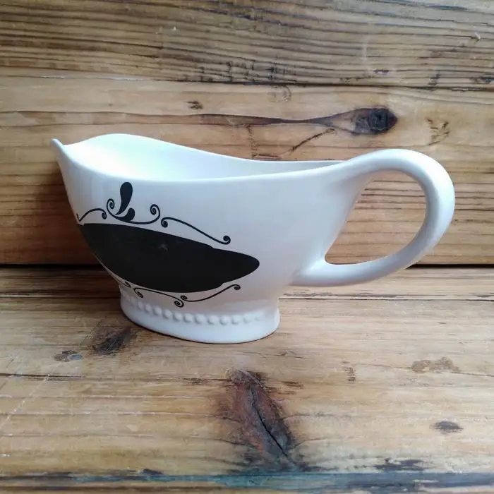 
Dehua ceramic juice cup white color with blackboard decal Juice Taste Sauce Boat Ceramic Steak Sauce Boat Juice Cup 