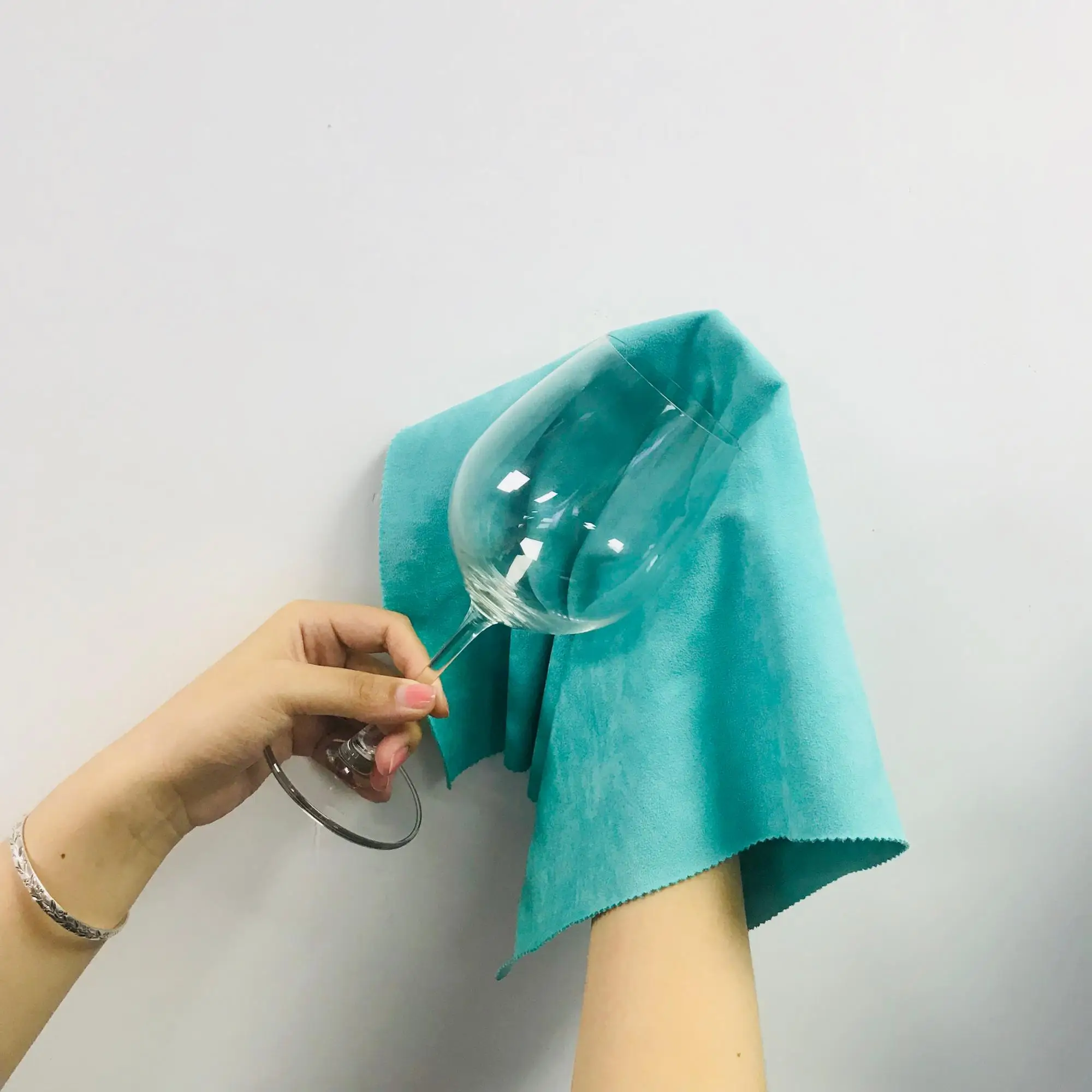 Luxury Promotion 15*13 Inch Super Soft Large Shammy Towel Cloth Microfiber Wine Glass Towels Giant Wine Glass Cleaning