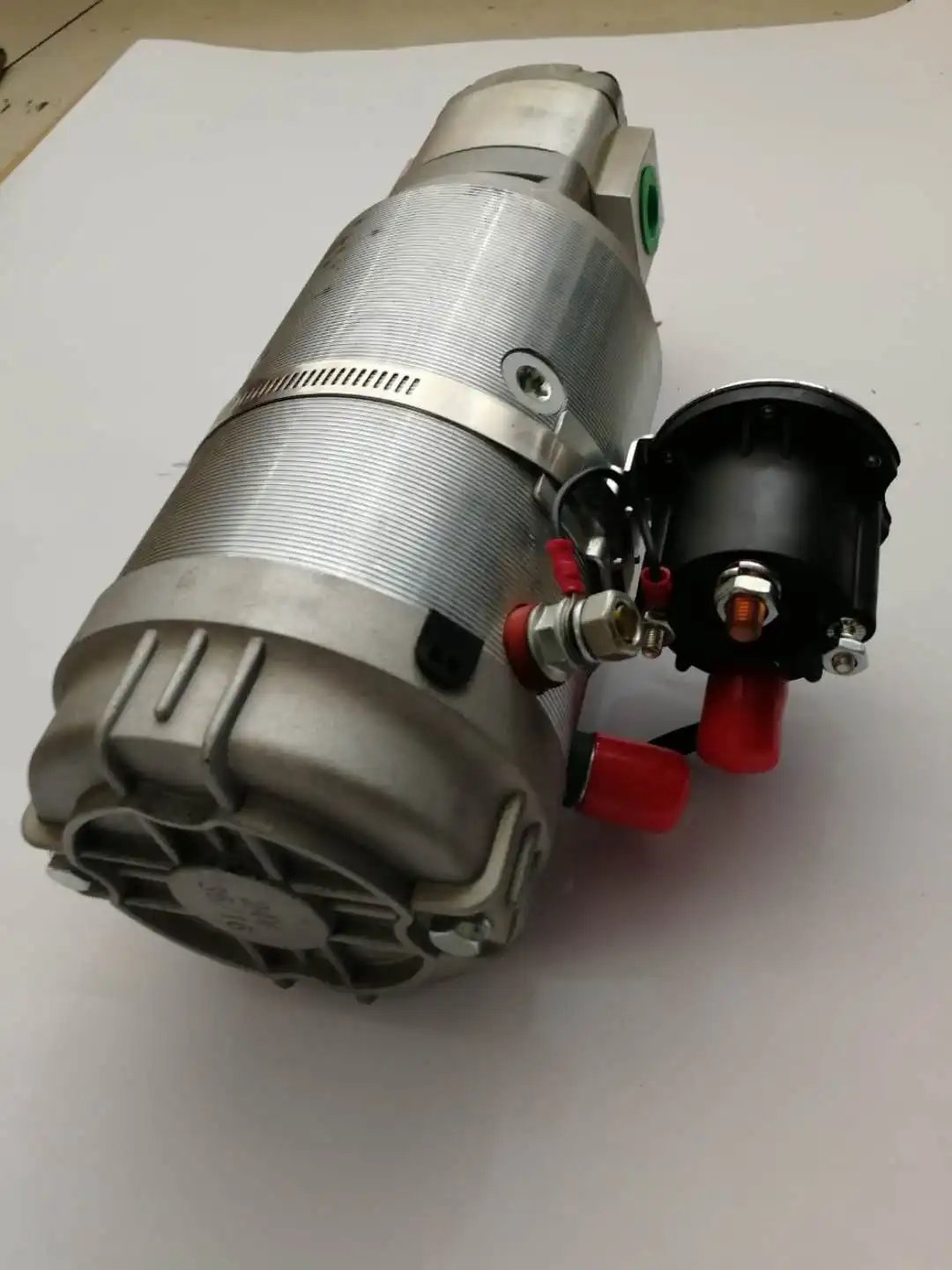 
AC/DC motor pump station 