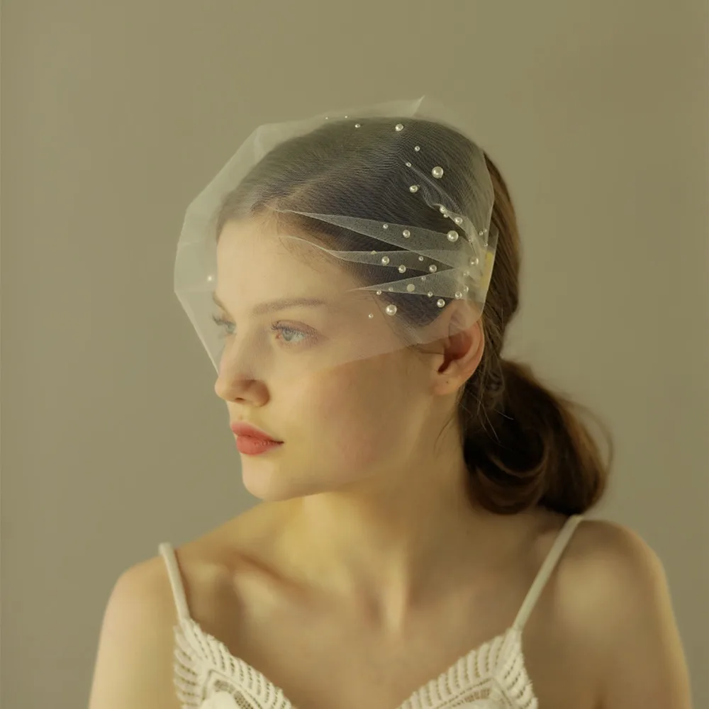 
New Designer Popular Birdcage Veils Face Short White Wedding Veils Cheap Simple Elaborate Netting Bridal Veils with pearls 