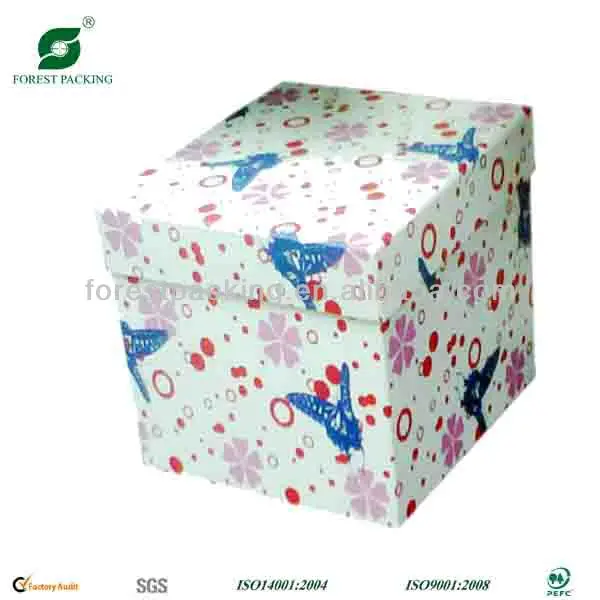 Хорошо разработанная коробка бумажных