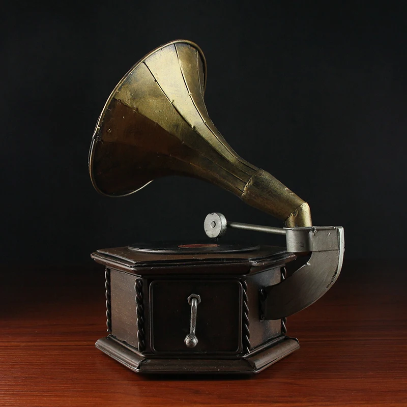 Wholesale Vintage Gramophone Antique Retro Prop Model Coin Bank Home Decoration Metal Crafts For Home Pub Office Decor