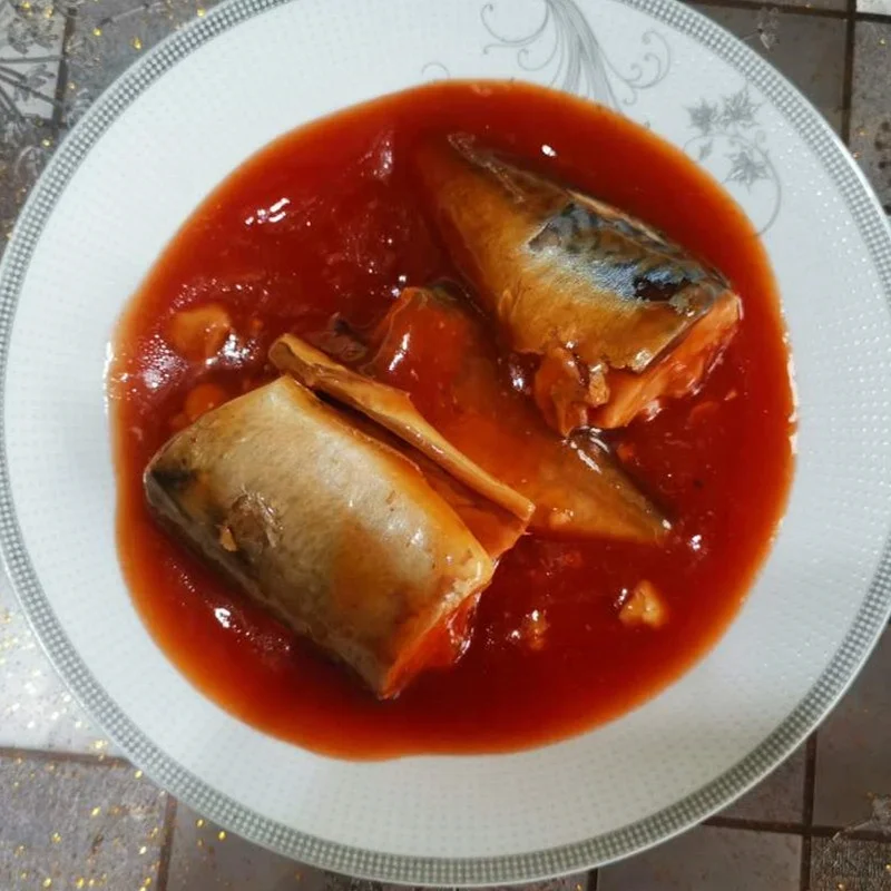  Консервированная скумбрия в томатном соусе по низкой