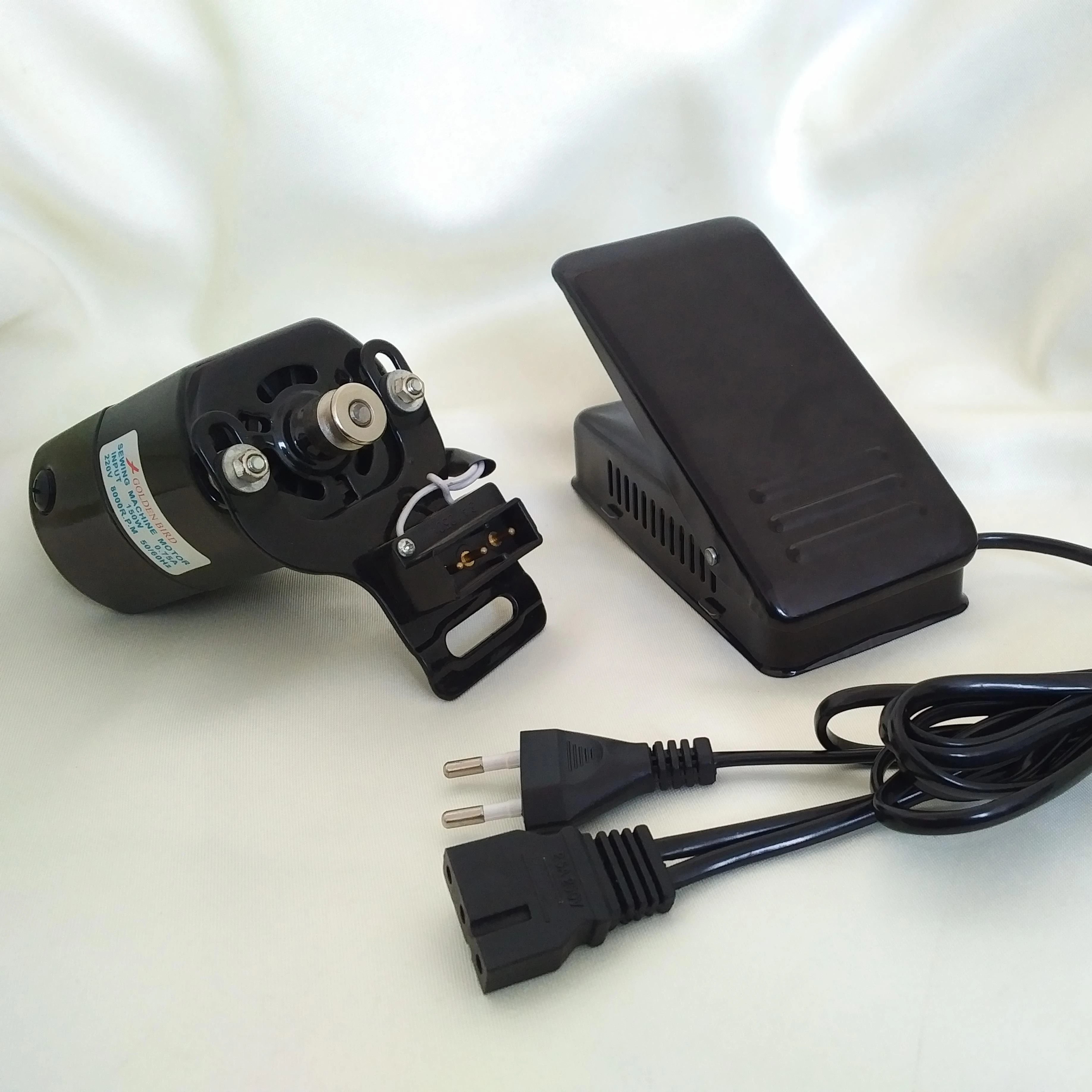 mini motor 220v used on sew machine with two round 3 pins pedal
