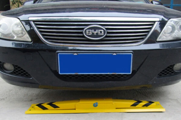 wholesale parking pot and road Car Parking Lock/Car Parking Barrier wheel clamp lock