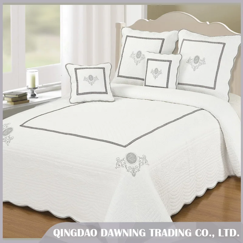Low Price Embroidered Cotton Quilted Bedspread