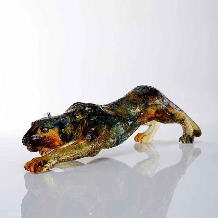 Hand Made Liuli crystal Handicraft Lifelike Leopard Home furnishing articles